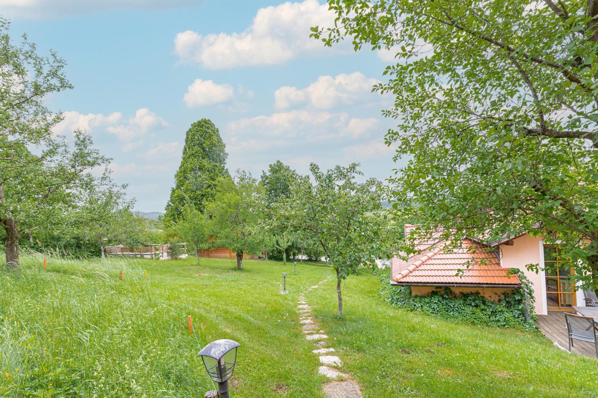 House Na Meji With Sauna - Happy Rentals Півка Екстер'єр фото
