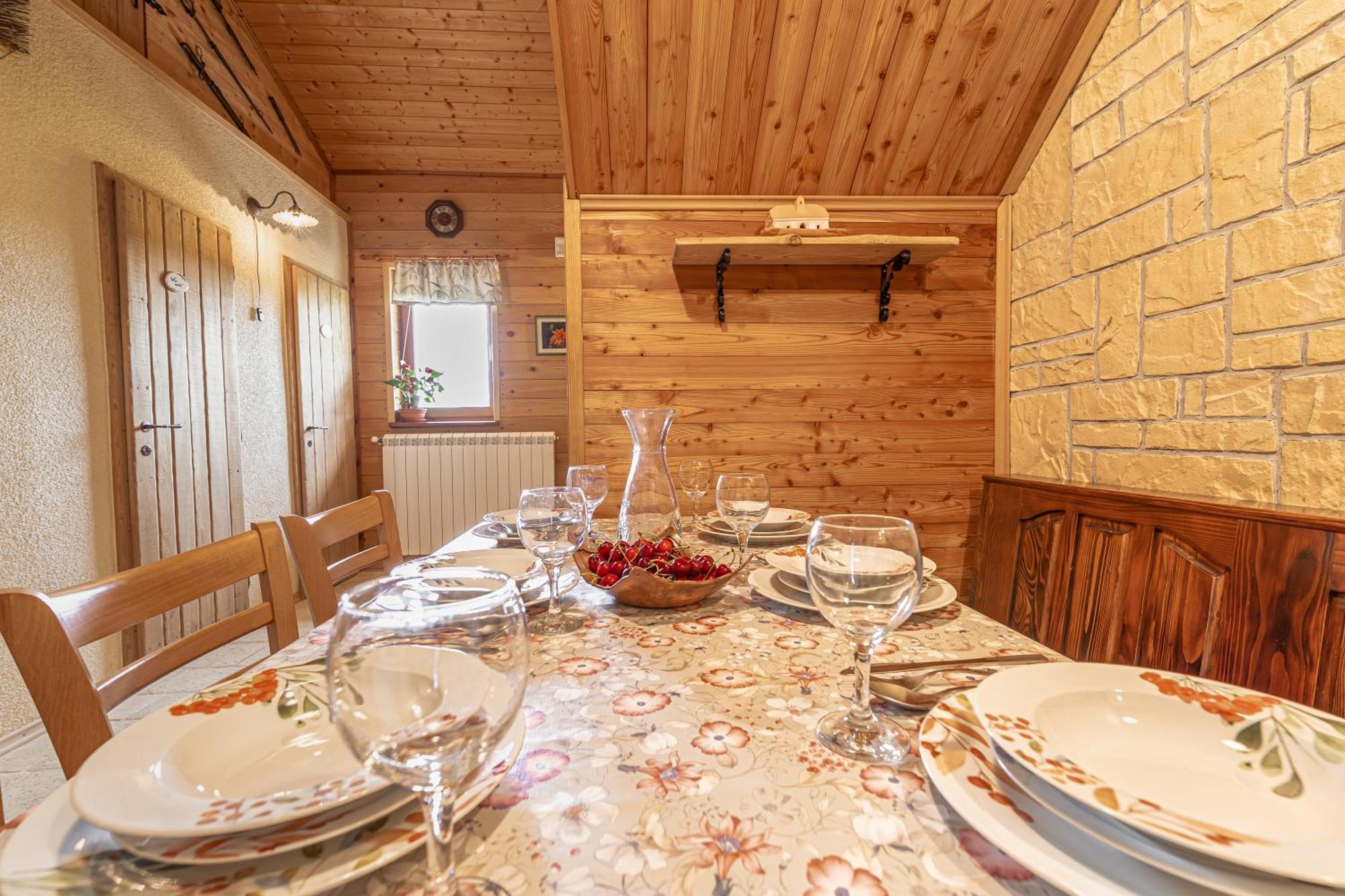 House Na Meji With Sauna - Happy Rentals Півка Екстер'єр фото