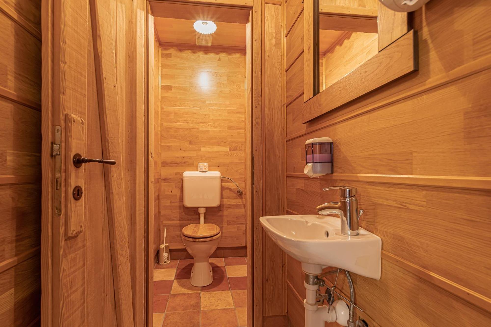 House Na Meji With Sauna - Happy Rentals Півка Екстер'єр фото